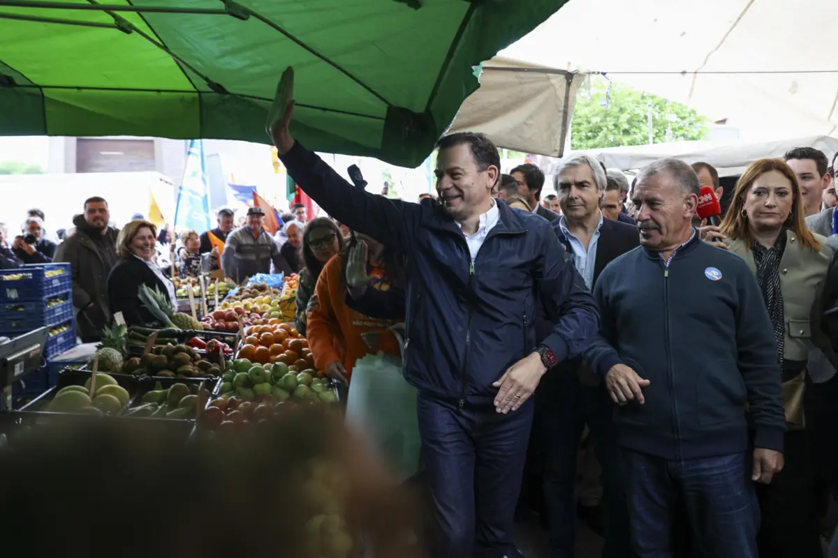 Sobre a boa receção na feira de Espinho, localidade onde mora há muitos anos, Montenegro diz que se tem “sentido em casa em todo o lado”