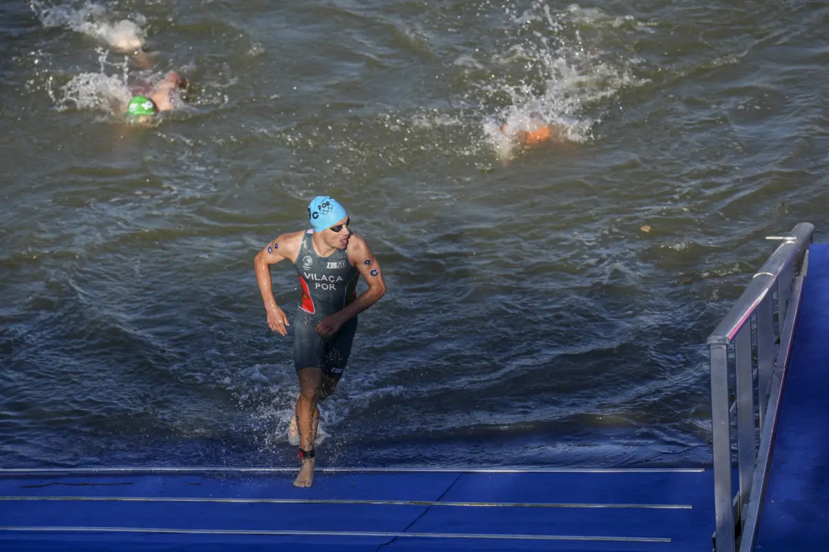 Imagem de contexto do artigo Paris 2024. Triatletas portugueses com sintomas de infeção gastrointestinal depois de provas no Sena