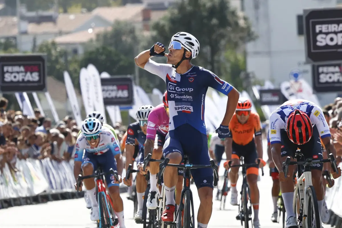Imagem de contexto do artigo Luís Gomes vence terceira etapa do Grande Prémio JN e Tomas Contte é o novo camisola amarela