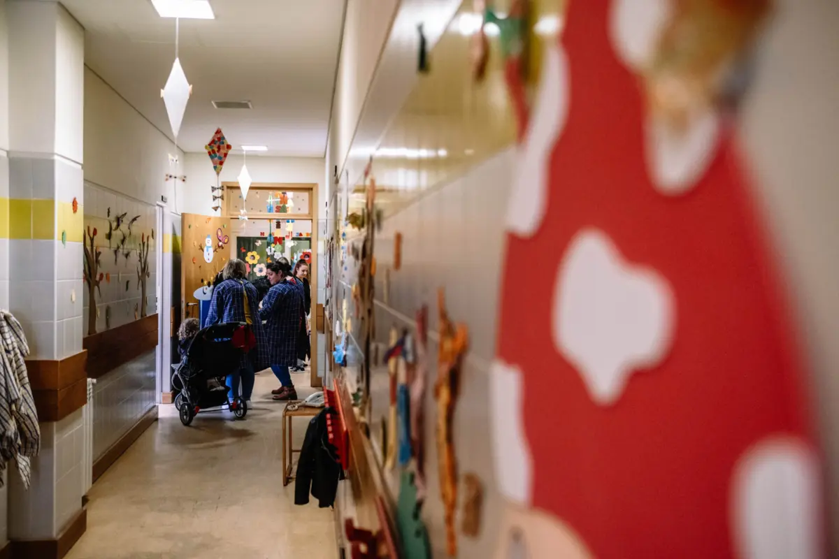 Imagem de contexto do artigo Cedências do Governo na lei laboral: pais vão poder recusar trabalhar aos fins de semana