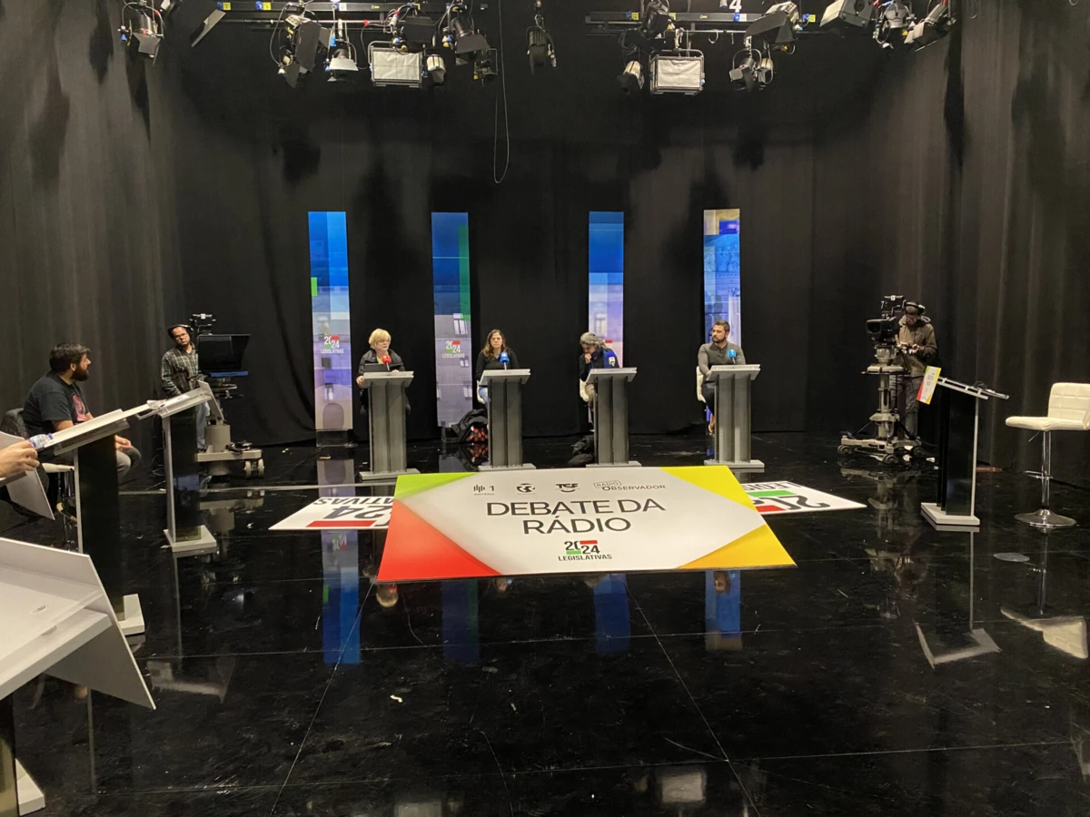 Imagem de contexto do artigo O tabu de Montenegro (outra vez), Pedro Nuno admite derrota na pobreza e ainda o futuro da Justiça e da Segurança Social