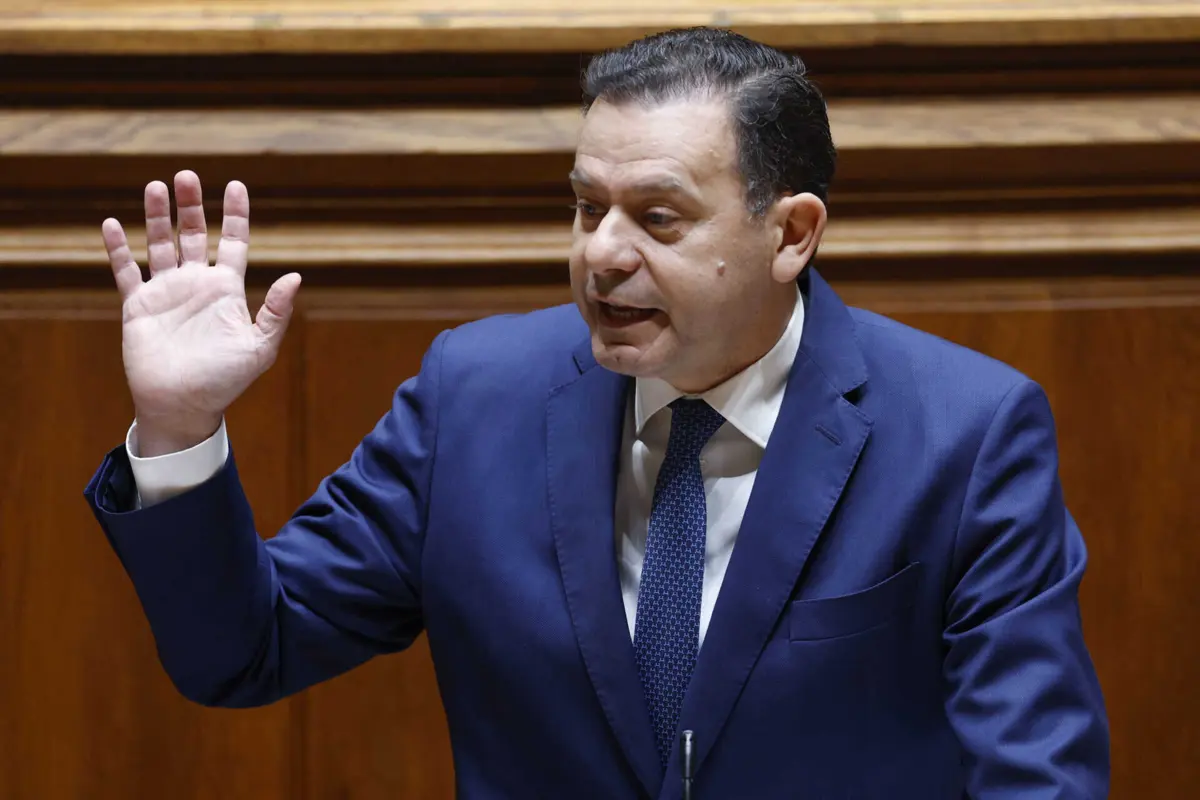 Imagem de contexto do artigo Montenegro diz que políticos suspeitos devem avaliar se têm "legitimidade política" para continuar em funções