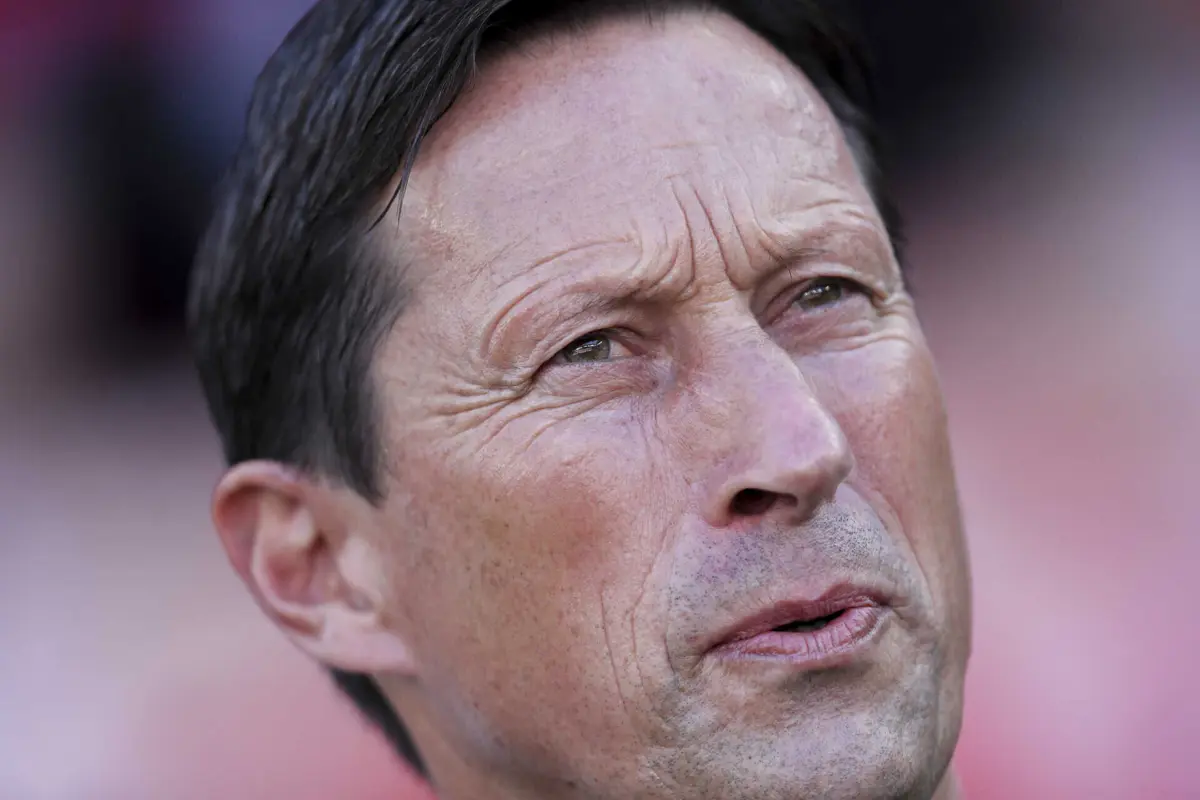 O treinador Roger Schmidt