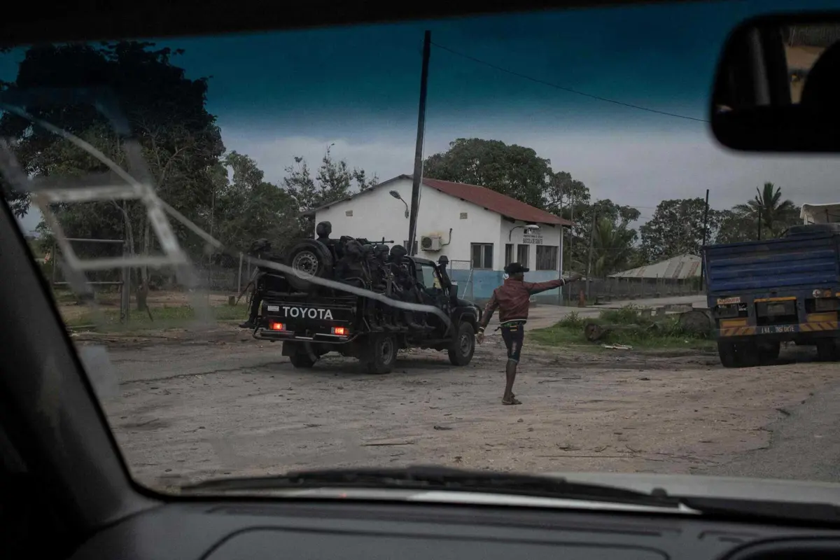 Os ditos jihadistas andam de aldeia em aldeia a matar, raptar e queimar tudo