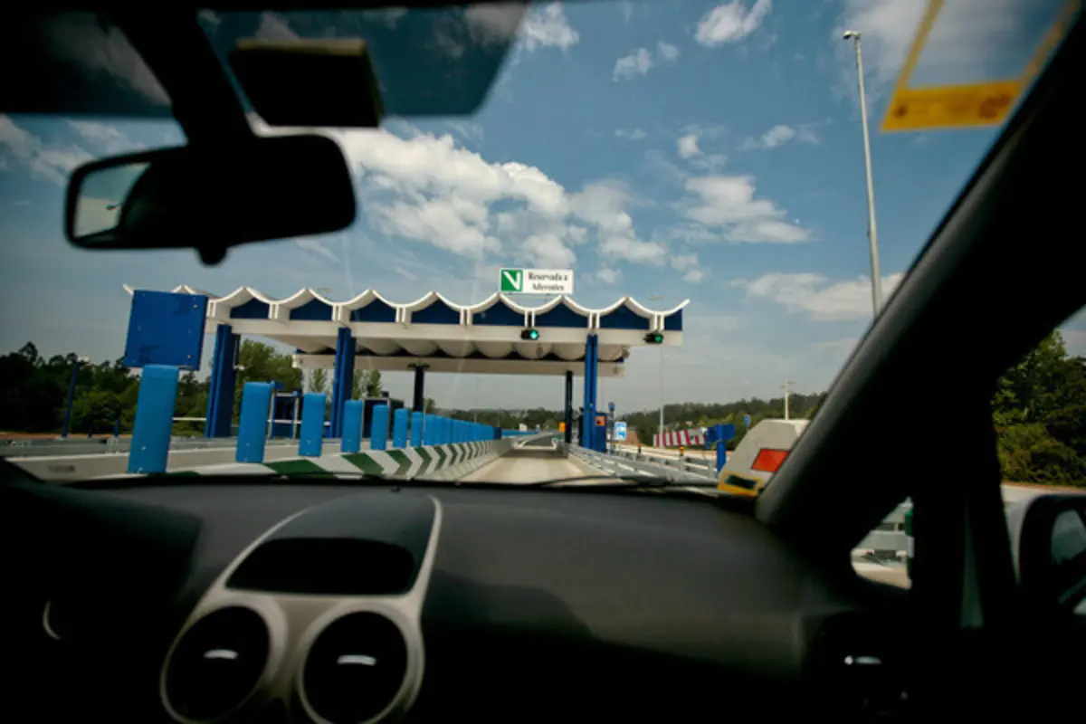 Imagem de contexto do artigo Portagens, rendas, transportes: o que vai aumentar de preço em 2025