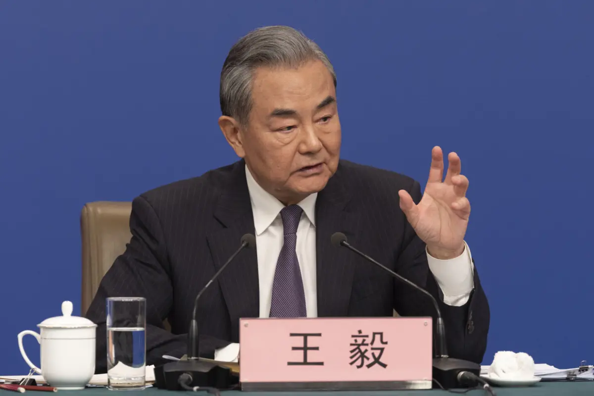 O ministro dos Negócios Estrangeiros chinês, Wang Yi
