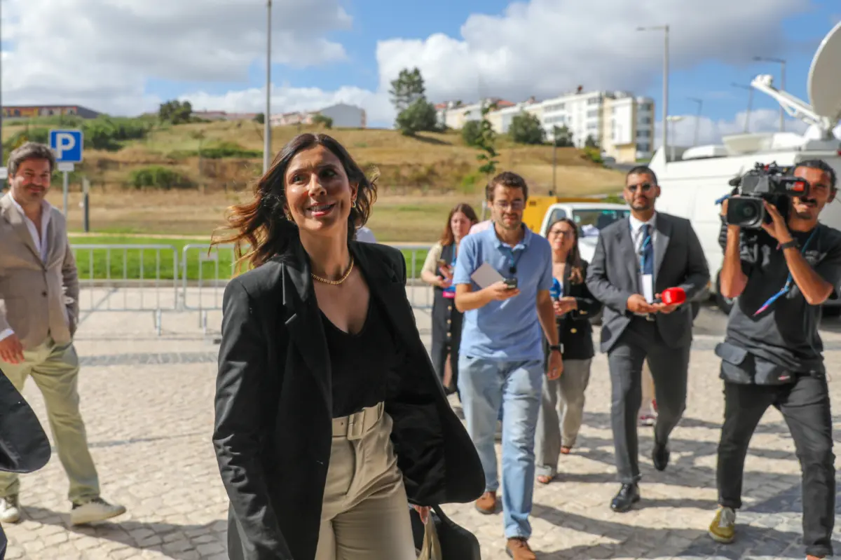 Imagem de contexto do artigo Mariana Leitão quer mostrar que é "alternativa ao imobilismo e ao autoritarismo"