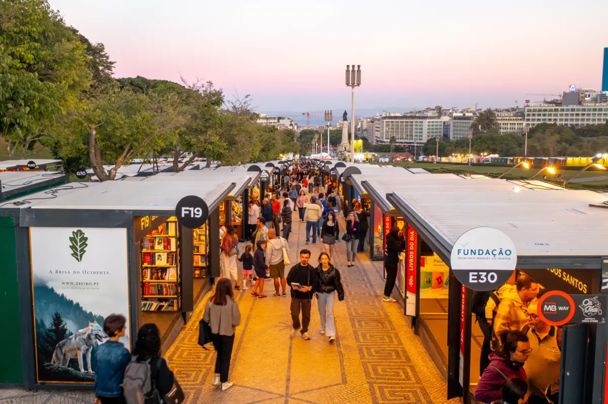 A programação infantil foi reforçada, com oficinas, leituras encenadas e o regresso do “Acampar com Histórias” na Estufa Fria