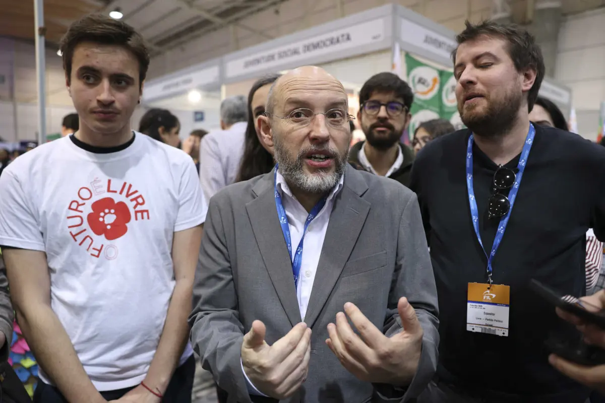 Imagem de contexto do artigo "Entregaria a oposição à extrema-direita." Rui Tavares afirma que "um bloco central seria um problema para o país"